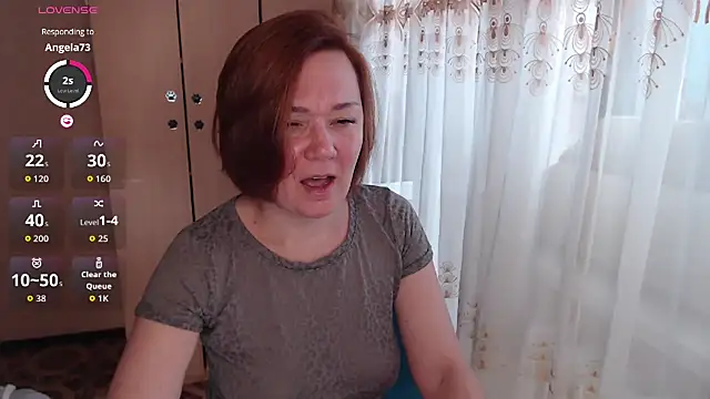 Julia Vagrik online show from 07/22/26, 11:24