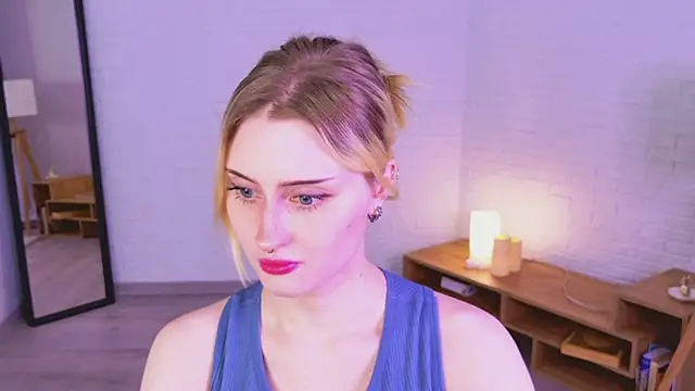 Snapshot of oh__lily chatting on 04/13/26, 02:00 oh lily online show from 04/13/26, 02:00