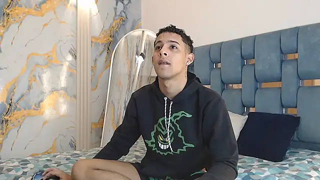 Snapshot of SEXY_BIG_COCK chatting on 04/13/26, 01:27 SEXY BIG COCK online show from 04/13/26, 01:27