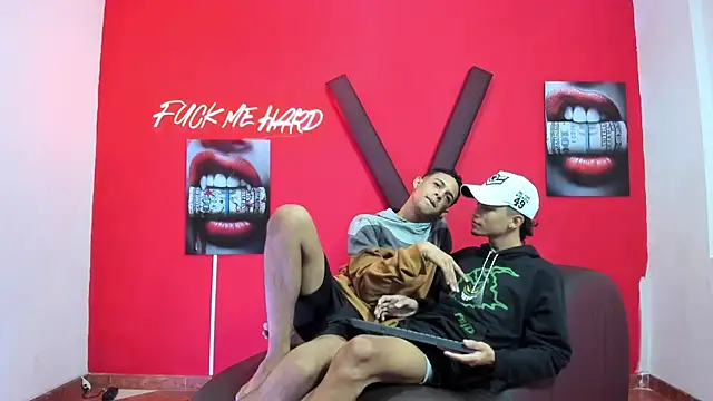 Snapshot of SEXY_BIG_COCK chatting on 04/14/26, 01:17 SEXY BIG COCK online show from 04/14/26, 01:17