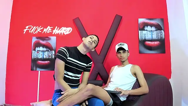 Snapshot of SEXY_BIG_COCK chatting on 04/15/26, 01:29 SEXY BIG COCK online show from 04/15/26, 01:29