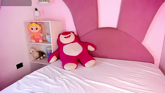 Snapshot of Keita_Moon chatting on 03/27/26, 11:43 Keita Moon online show from 03/27/26, 11:43