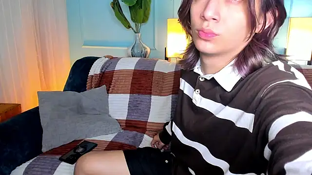 Snapshot of Keita_Moon chatting on 04/15/26, 11:50 Keita Moon online show from 04/15/26, 11:50