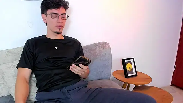 Snapshot of manu_ferx chatting on 03/19/26, 12:20 manu ferx online show from 03/19/26, 12:20