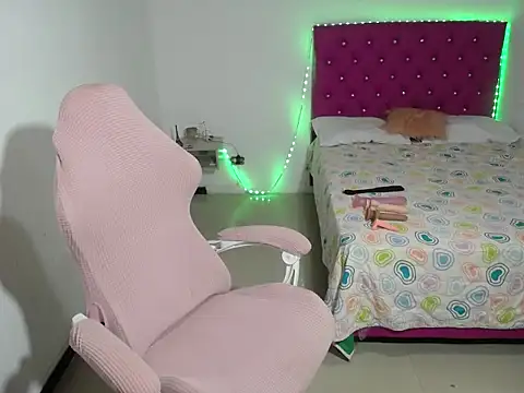 Pinkg Fox10 online show from 03/30/26, 11:55