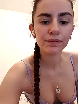 Snapshot of starlight_mo chatting on 04/04/26, 02:47 starlight mo online show from 04/04/26, 02:47