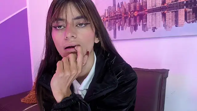 Snapshot of Sofy_Durand chatting on 04/07/26, 11:54 Sofy Durand online show from 04/07/26, 11:54