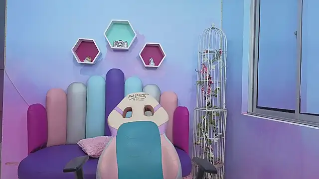 Isaa Skinny online show from 04/09/26, 06:41