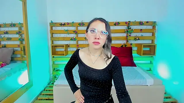 Snapshot of Ashley_Benoit chatting on 04/09/26, 01:27 Ashley Benoit online show from 04/09/26, 01:27