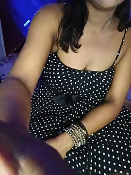 mayakapoor880 online show from 06/06/26, 07:57