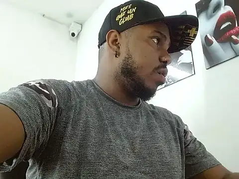 Snapshot of Alessandro_Hamed chatting on 03/20/26, 01:38 Alessandro Hamed online show from 03/20/26, 01:38