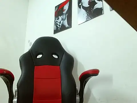 Snapshot of Alessandro_Hamed chatting on 03/25/26, 01:17 Alessandro Hamed online show from 03/25/26, 01:17