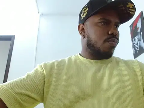 Snapshot of Alessandro_Hamed chatting on 03/27/26, 01:33 Alessandro Hamed online show from 03/27/26, 01:33