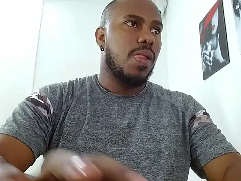 Snapshot of Alessandro_Hamed chatting on 03/28/26, 02:16 Alessandro Hamed online show from 03/28/26, 02:16