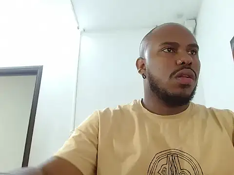 Snapshot of Alessandro_Hamed chatting on 03/30/26, 01:34 Alessandro Hamed online show from 03/30/26, 01:34