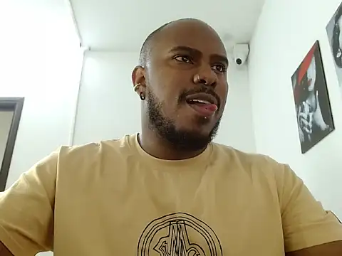 Snapshot of Alessandro_Hamed chatting on 04/04/26, 01:41 Alessandro Hamed online show from 04/04/26, 01:41