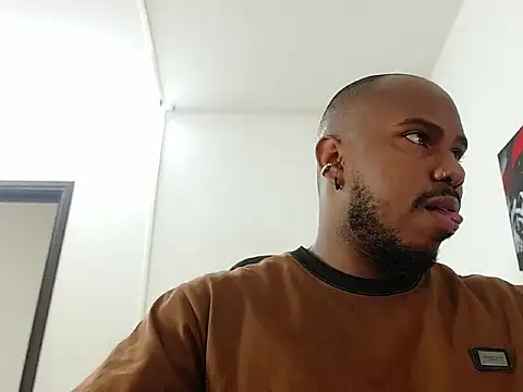 Snapshot of Alessandro_Hamed chatting on 04/08/26, 02:17 Alessandro Hamed online show from 04/08/26, 02:17