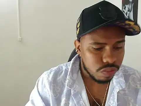 Snapshot of Alessandro_Hamed chatting on 04/09/26, 02:00 Alessandro Hamed online show from 04/09/26, 02:00