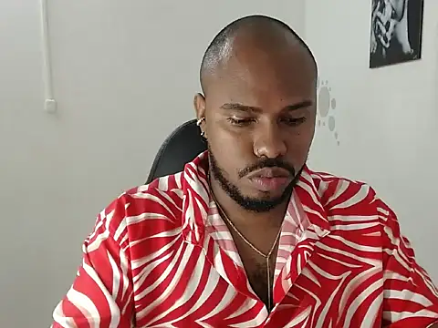 Snapshot of Alessandro_Hamed chatting on 04/10/26, 02:00 Alessandro Hamed online show from 04/10/26, 02:00