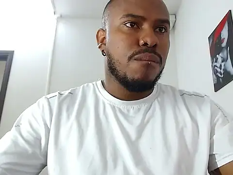 Snapshot of Alessandro_Hamed chatting on 04/11/26, 01:37 Alessandro Hamed online show from 04/11/26, 01:37