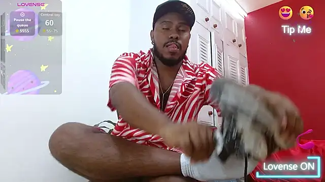 Snapshot of Alessandro_Hamed chatting on 04/15/26, 07:58 Alessandro Hamed online show from 04/15/26, 07:58