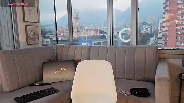 Snapshot of shy-vibes chatting on 04/15/26, 07:43 shy-vibes online show from 04/15/26, 07:43