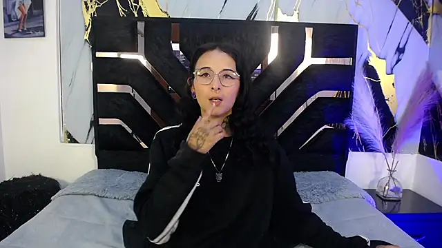 sophiesmithcs online show from 04/07/26, 08:53