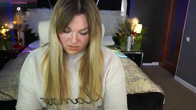 AlissyaGrayy online show from 04/11/26, 01:15