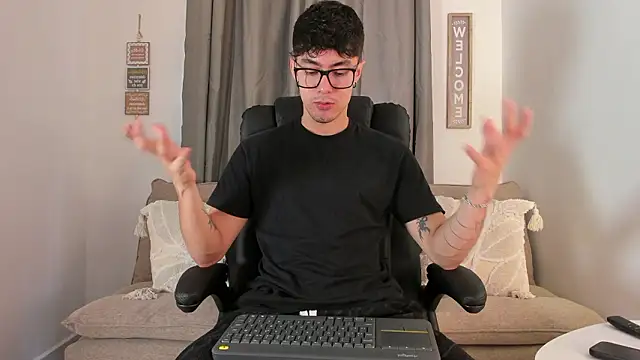 etham wolf1 online show from 03/25/26, 05:41