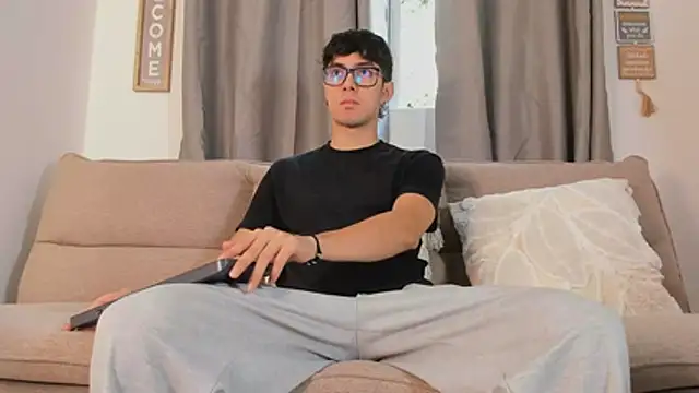 etham wolf1 online show from 04/04/26, 12:46