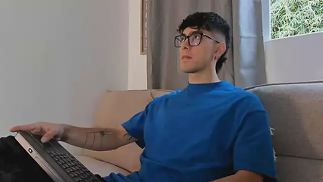 etham wolf1 online show from 04/05/26, 02:03