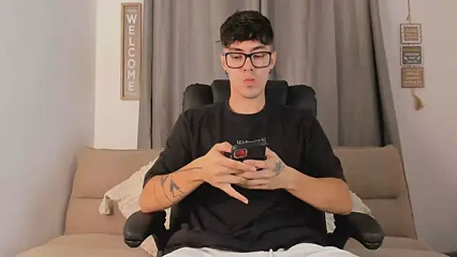 etham wolf1 online show from 04/06/26, 05:36