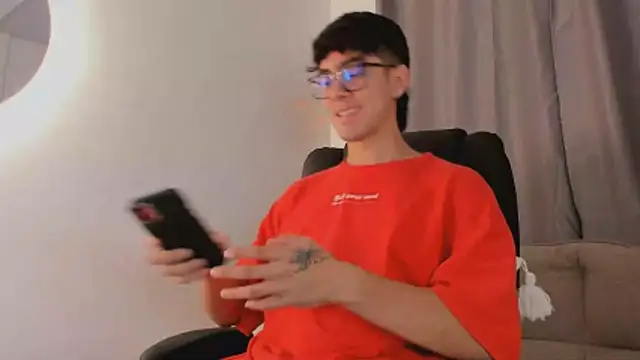 etham wolf1 online show from 04/14/26, 05:19