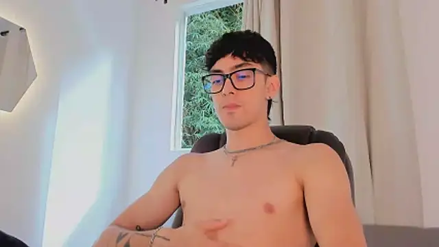 etham wolf1 online show from 04/15/26, 08:42