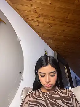 Shalom pink18 online show from 04/16/26, 09:39