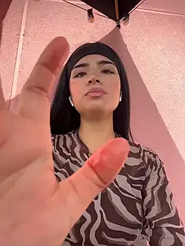 Shalom pink18 online show from 05/13/26, 07:11