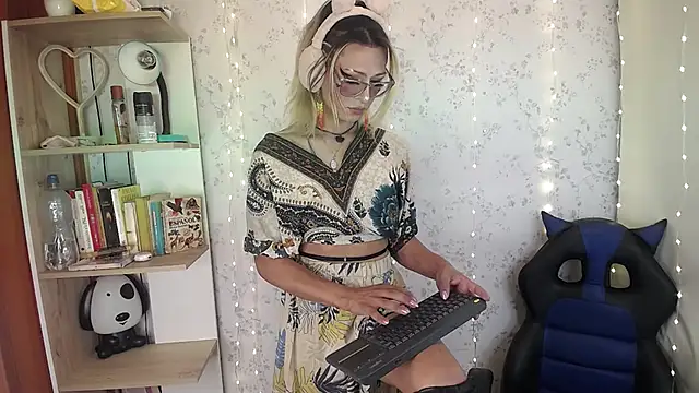  Alexaavandercloude online show from 03/26/26, 07:08