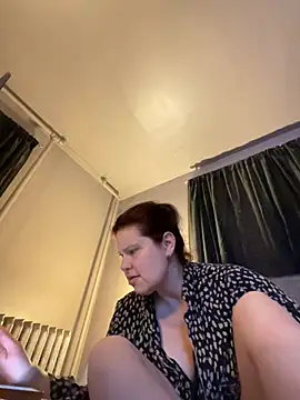 Snapshot of JulieetteLatte chatting on 04/02/26, 01:25 JulieetteLatte online show from 04/02/26, 01:25