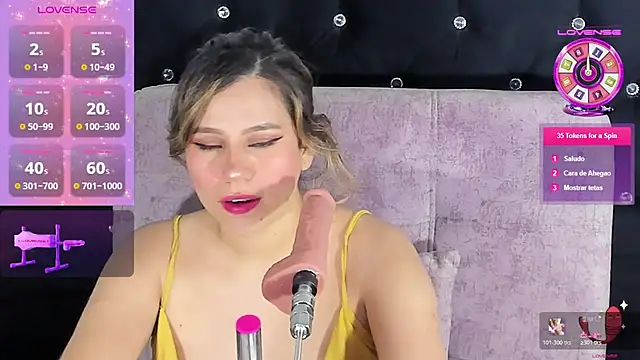 Snapshot of abby_blond1 chatting on 04/01/26, 11:44 abby blond1 online show from 04/01/26, 11:44