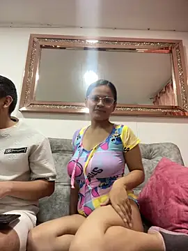 leoylia online show from 04/01/26, 04:57