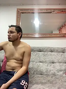 leoylia online show from 04/10/26, 03:45