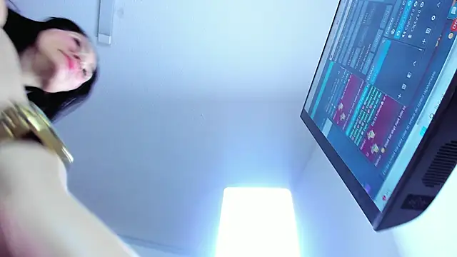 Scarlet Hiit online show from 03/27/26, 08:26