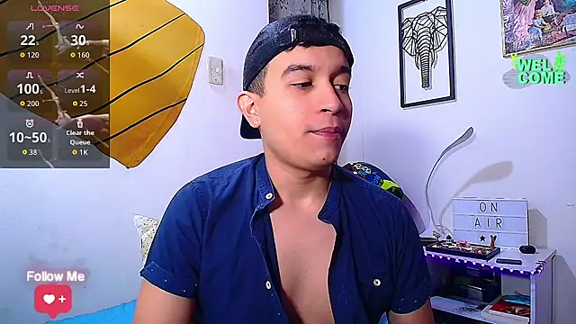 Snapshot of Max_Parkerr chatting on 03/28/26, 01:43 Max Parkerr online show from 03/28/26, 01:43