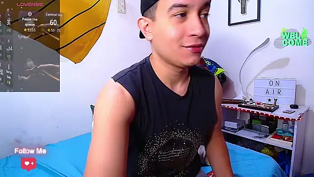 Snapshot of Max_Parkerr chatting on 03/29/26, 03:45 Max Parkerr online show from 03/29/26, 03:45