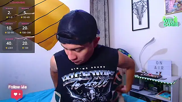 Snapshot of Max_Parkerr chatting on 04/02/26, 02:04 Max Parkerr online show from 04/02/26, 02:04