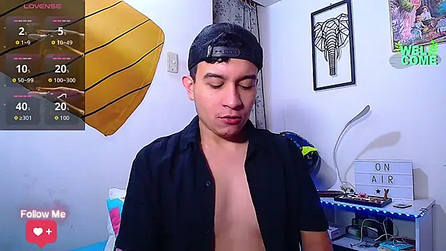 Snapshot of Max_Parkerr chatting on 04/05/26, 03:53 Max Parkerr online show from 04/05/26, 03:53