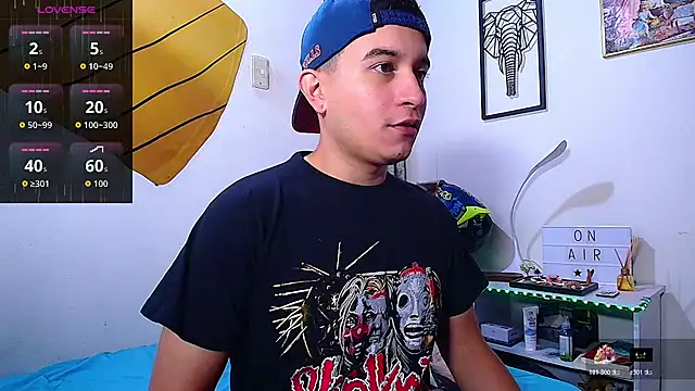 Snapshot of Max_Parkerr chatting on 04/16/26, 02:29 Max Parkerr online show from 04/16/26, 02:29