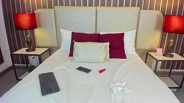 paulette bustamante online show from 04/15/26, 07:58