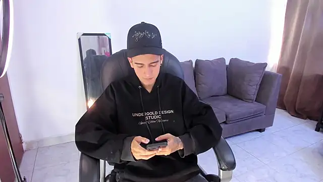 Ethann Boy online show from 04/13/26, 09:31