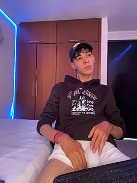 Milo Gunnar online show from 04/11/26, 09:19